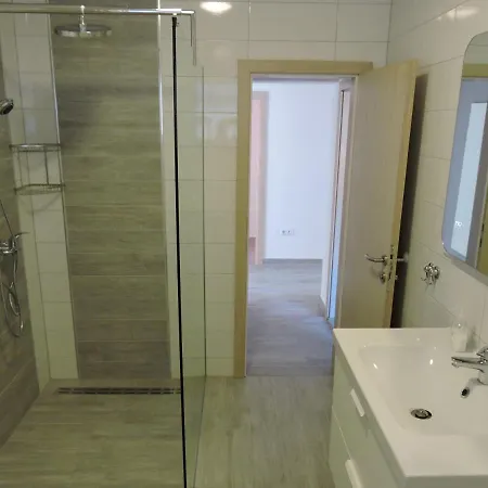 Lägenhet With Parking Space - 16898 Trogir