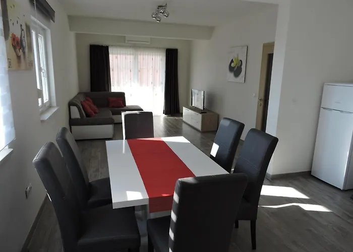 With Parking Space - 16898 Appartement Trogir