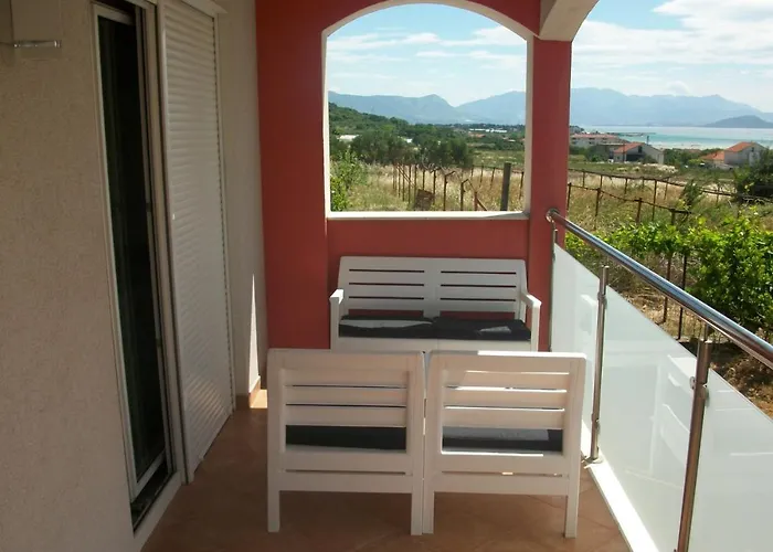 With Parking Space - 16898 Appartement Trogir